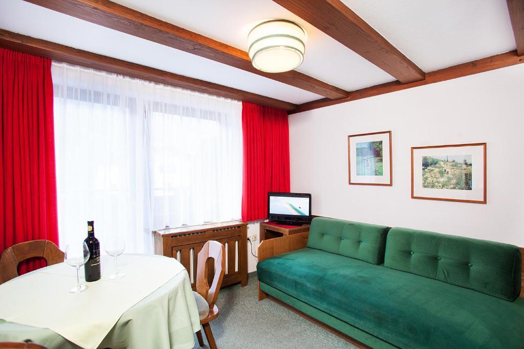Johannahof Appartements Kaprun Room photo