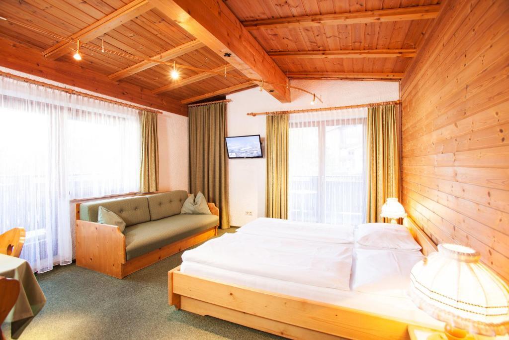 Johannahof Appartements Kaprun Room photo
